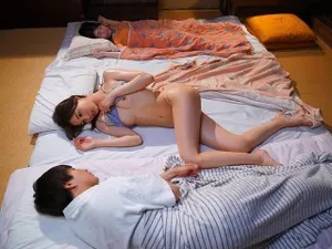Bắt gặp nhân viên thủ dâm trong giờ làm việc