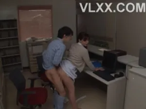 Lén bịt mắt đụ chị gái vú tròn của người yêu