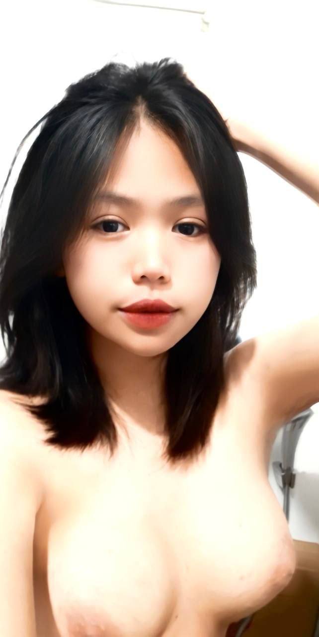 Cấp trên chuốc thuốc mê quan hệ em nhân viên rồi quay lại để tống tình trong chuyến công tác