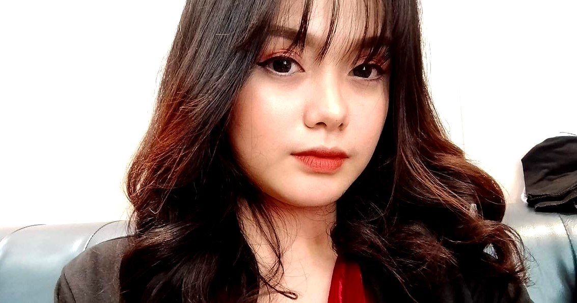 Cô em tên nguyệt bị lộ clip cùng bạn trai trong wc